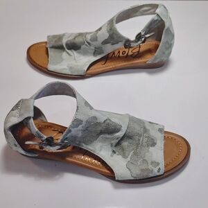 Blowfish Camouflage Open-Toe Sandals Size 7.5 NWNB